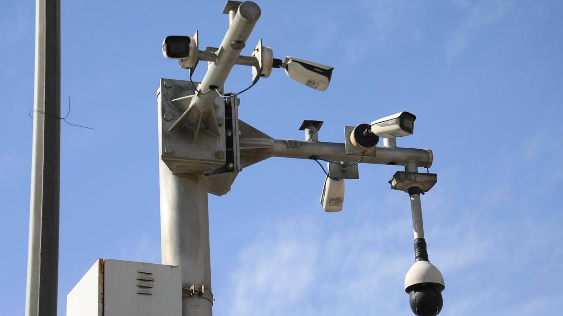 تعرف إلى مناطق الكاميرات الذكية الجديدة لضبط السرعة والمخالفات في عمان