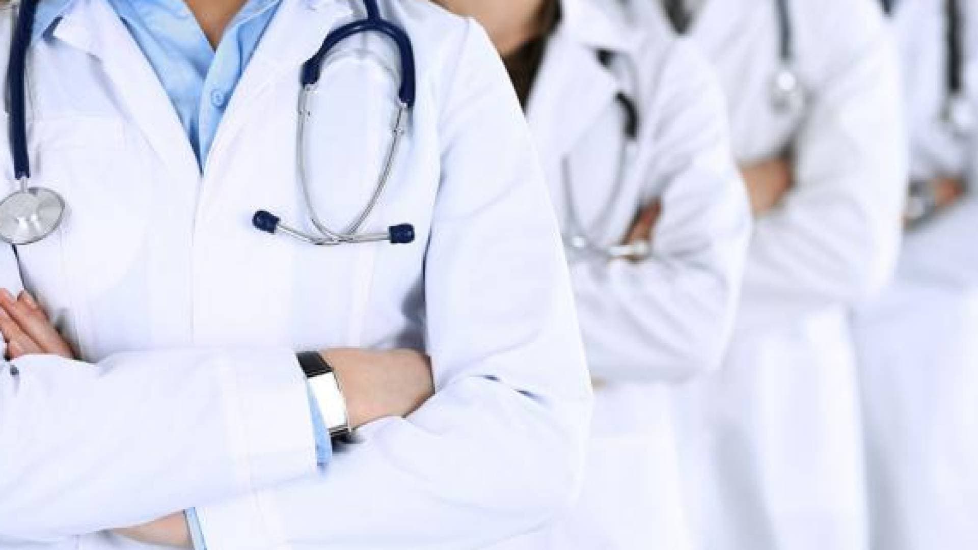 نقابة الأطباء تحذر من "طوابير بطالة" للخريجين وتدعو لوعي مجتمعي