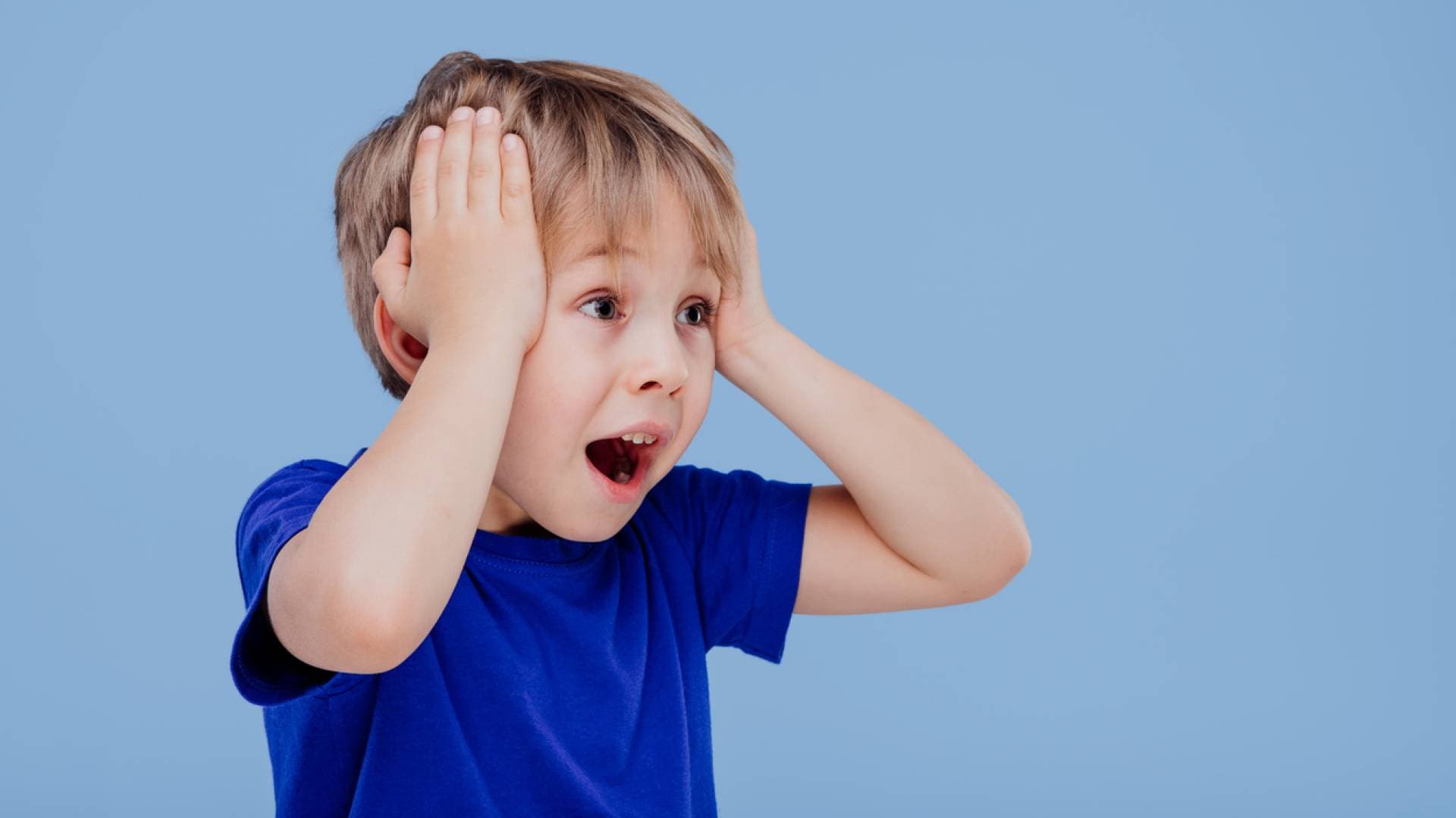 دراسة طبية تكشف روابط جينية بين "حساسية الأصوات" واضطرابات المزاج