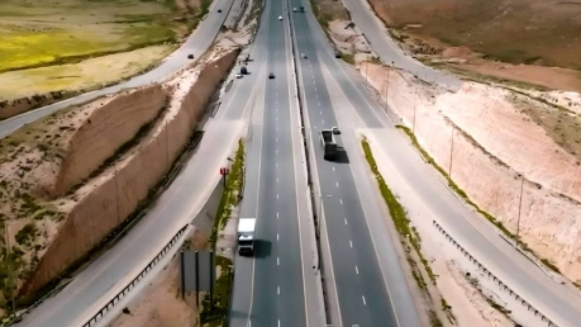 بدء أعمال صيانة شارع الـ 100 ضمن مشروع تأهيل طرق في إقليم الوسط