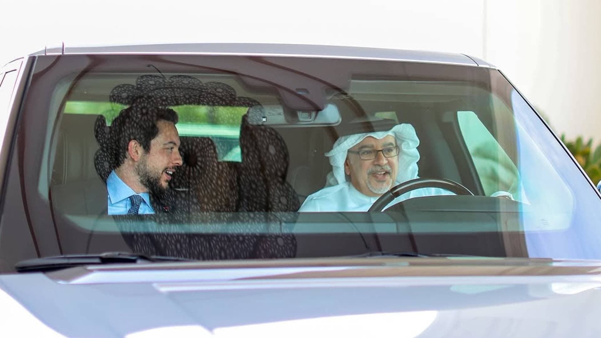 ولي العهد عبر انستجرام من زيارته للمملكة البحرين: أكدت أهمية تكثيف الجهود لاحتواء التصعيد واستعادة الاستقرار في المنطقة