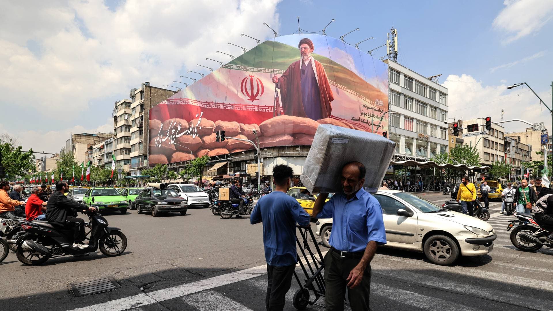 رئيس البرلمان الإيراني: لا نقبل التفاوض تحت التهديد وكنا سنكشف اوراقا جديدة في الميدان