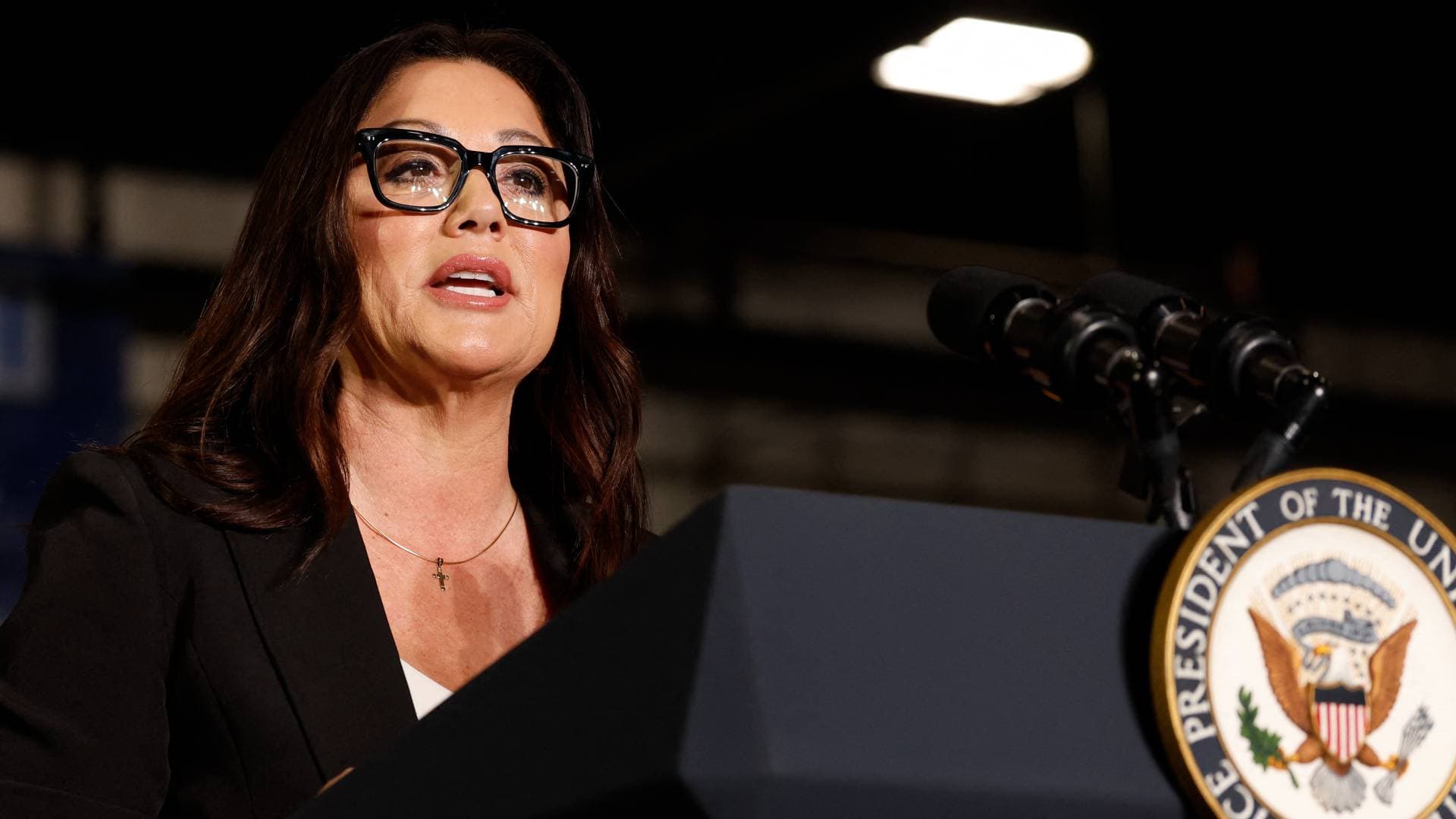 ثالث وزيرة تغادر حكومة ترمب.. وزيرة العمل الأمريكية تغادر منصبها للانتقال إلى القطاع الخاص