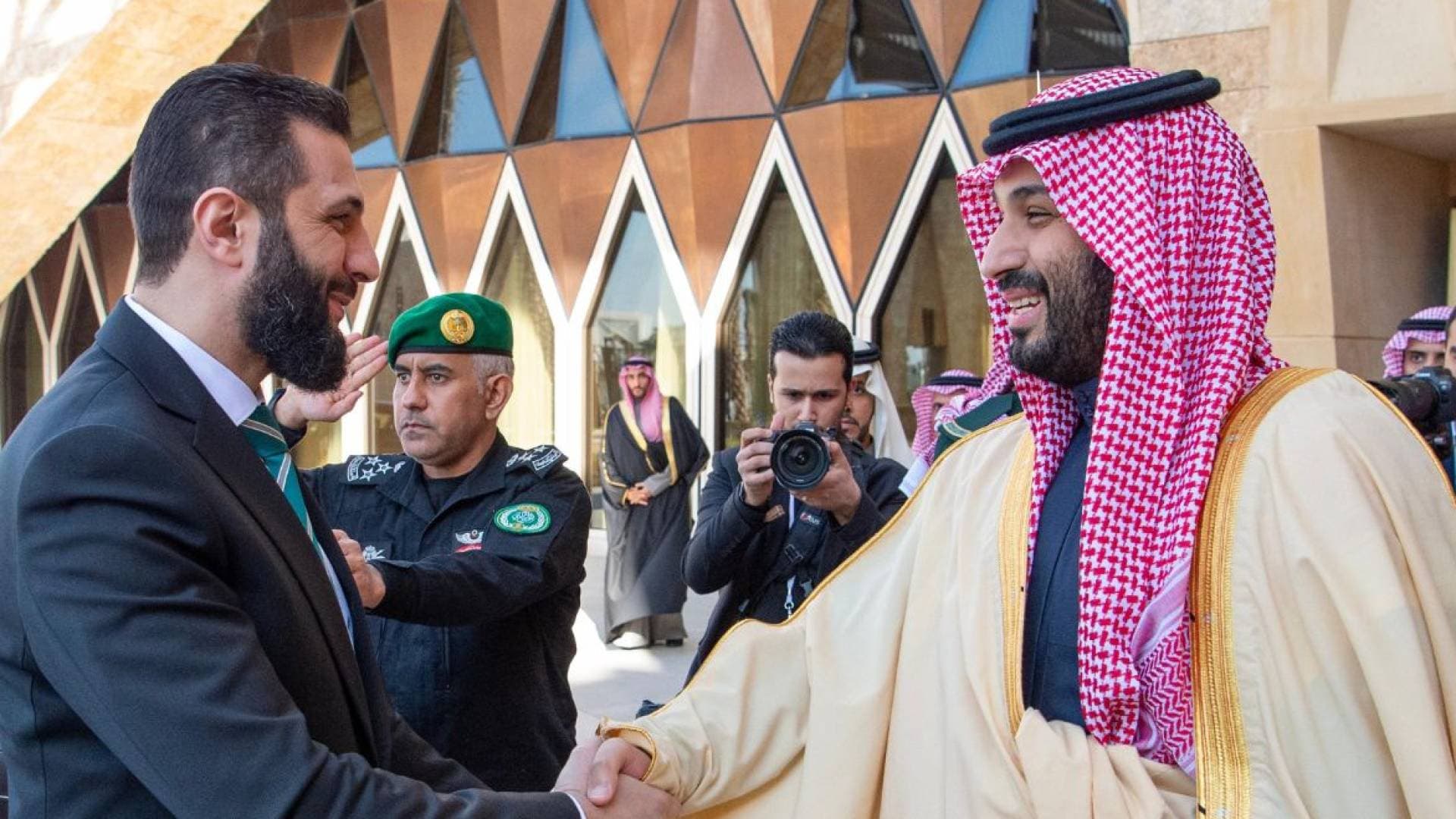 الرئيس السوري أحمد الشرع يزور السعودية الثلاثاء في استهلال جولة خليجية لتعزيز التعاون