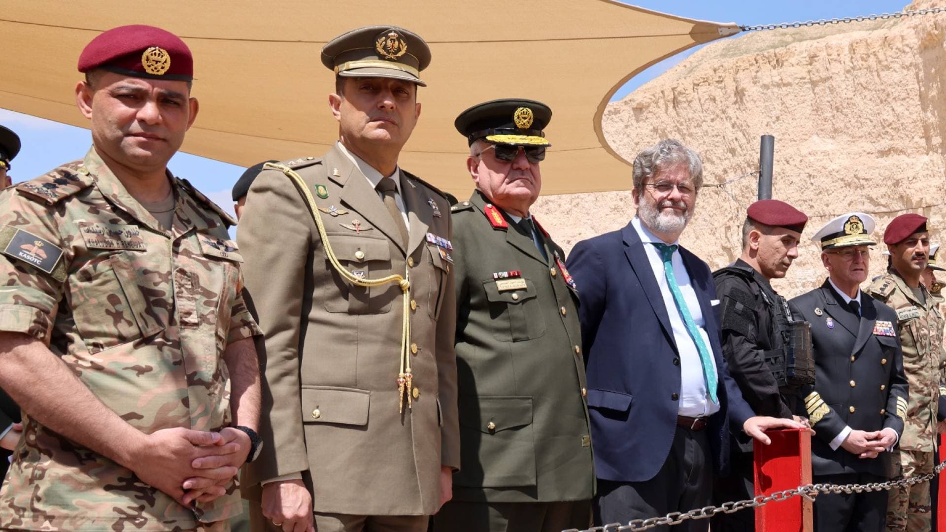 اللواء الركن الحنيطي يستقبل رئيس هيئة أركان الدفاع الإسباني