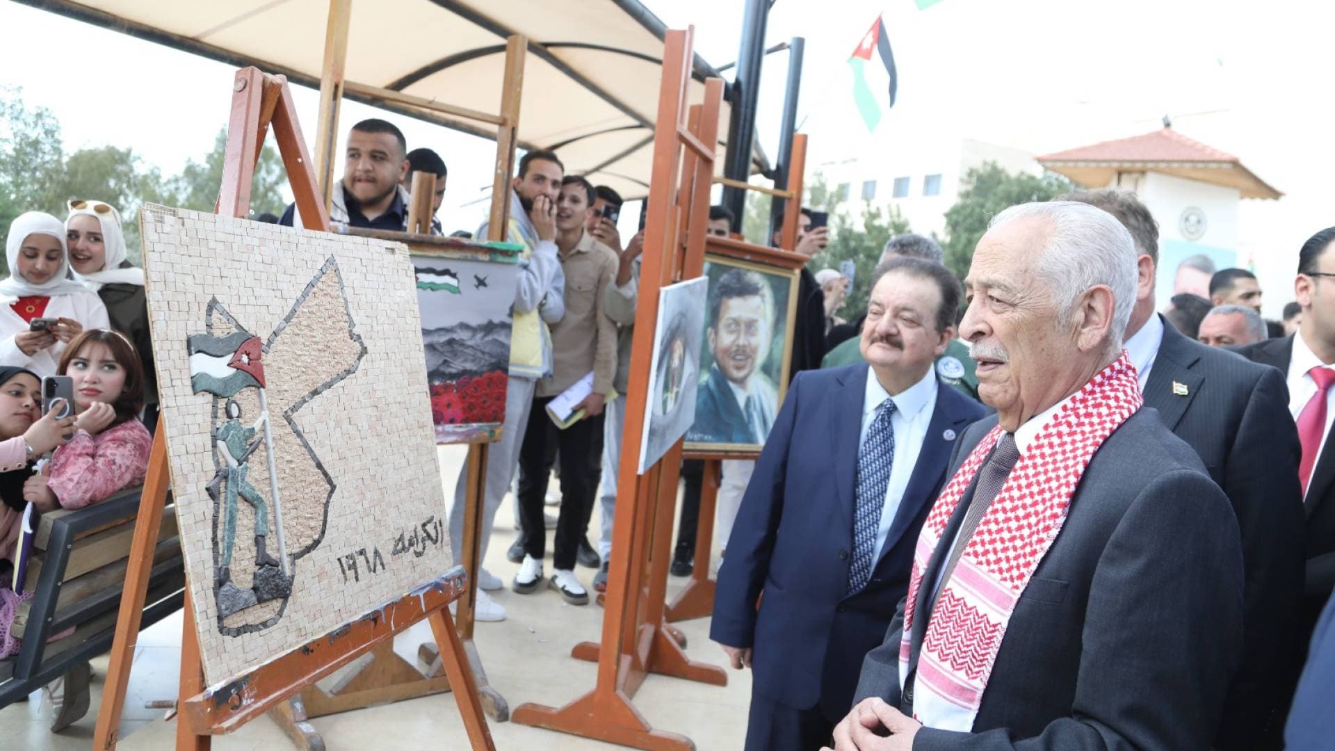 العيسوي يرعى احتفالات جامعة إربد الأهلية باليوم الوطني للعلم الأردني