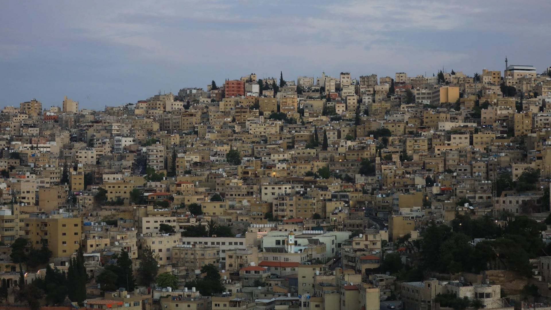 طقس العرب: ليلة باردة في الأردن ليلة الثلاثاء-الأربعاء واستمرار التقلبات الجوية في الأسابيع القادمة