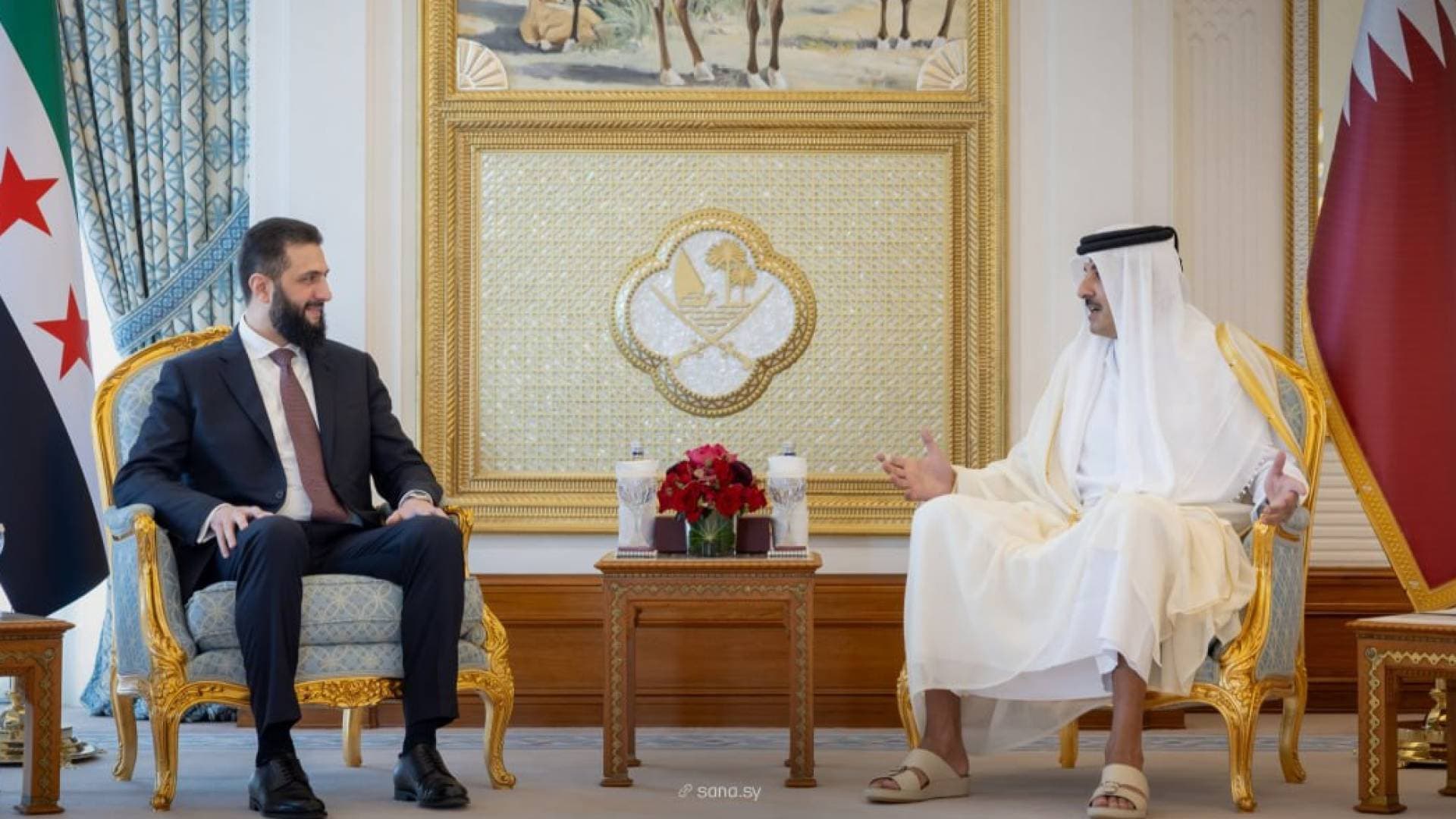 الرئيس السوري أحمد الشرع يبحث في الدوحة مع أمير قطر تعزيز التعاون الثنائي