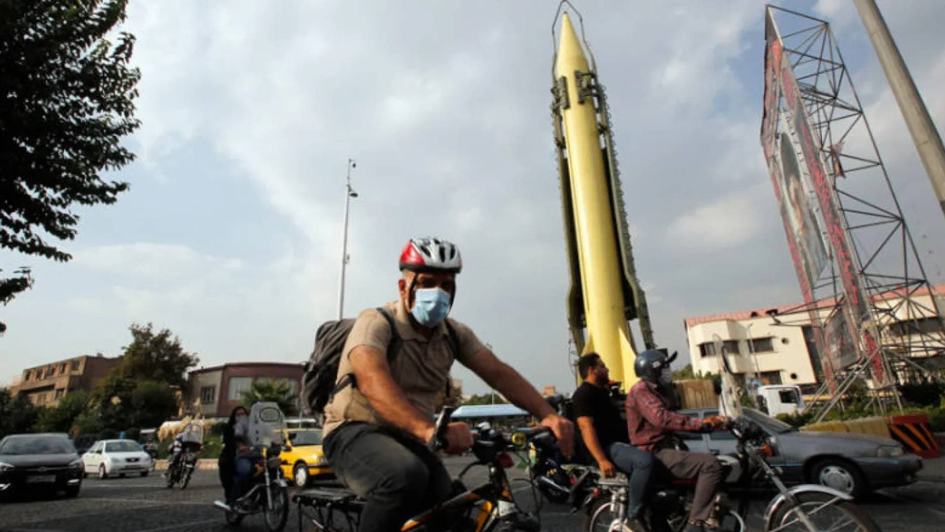 غضب في قطر بعد وضع اسم "رأس غاز" على صاروخ إيراني بطهران