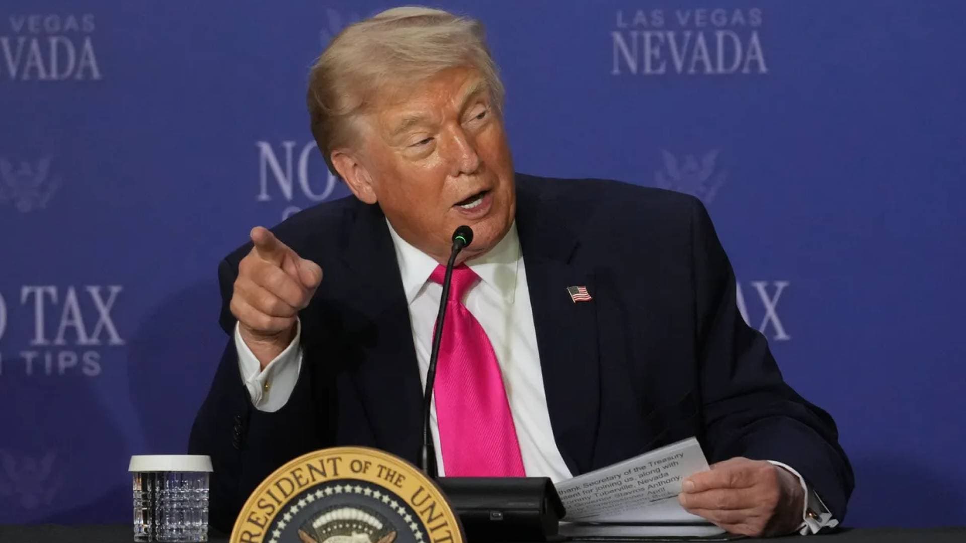 ترمب يكشف عن احتمالية عقد جولة مفاوضات ثانية مع إيران الجمعة رغم "التمنع" الطهراني