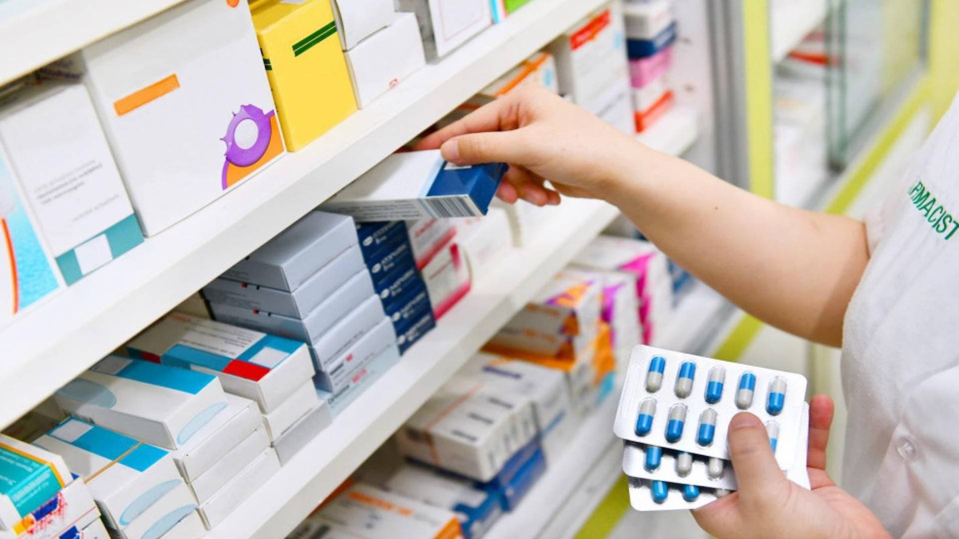 "شهادة المزاولة" رهن التسديد النقابي.. مطالبات بفك الارتباط القانوني لتمكين الصيادلة من العمل