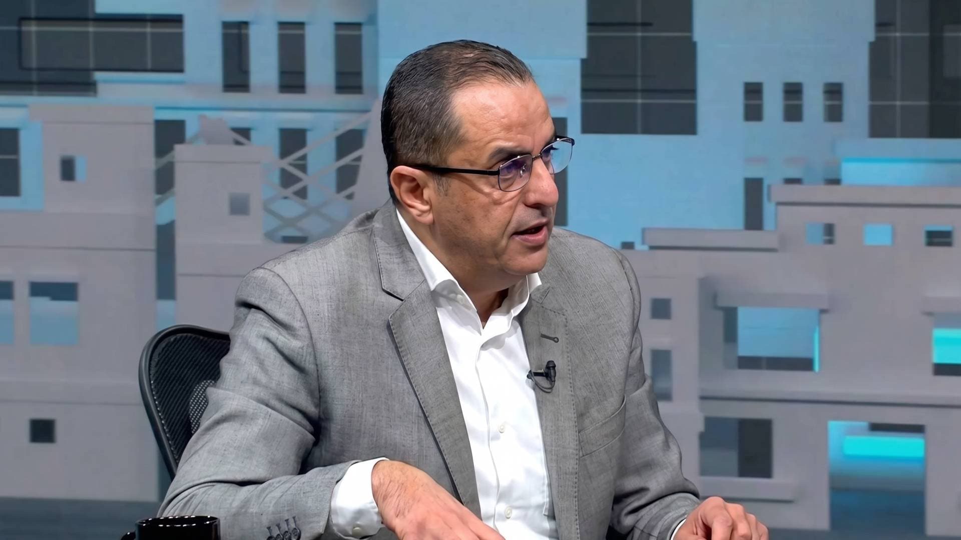 أبو زيد لـ "نبض البلد": واشنطن تشن حرب "خنق مالي" بآليات عسكرية.. والحصار يهدد بإغلاق آبار النفط الإيرانية تلقائيا