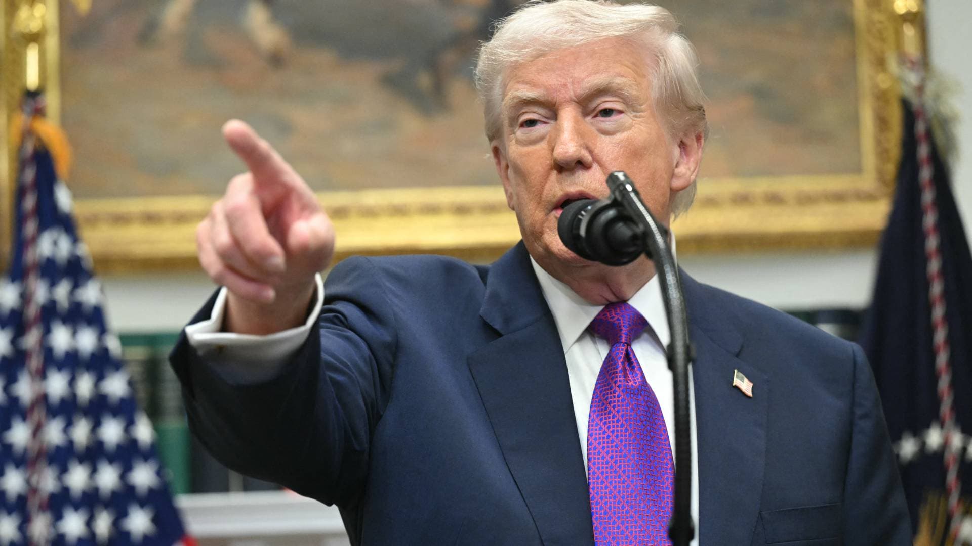 البيت الأبيض: ترمب لم يحدد موعدا نهائيا لمقترح السلام الإيراني والجدول الزمني بيده.. فيديو