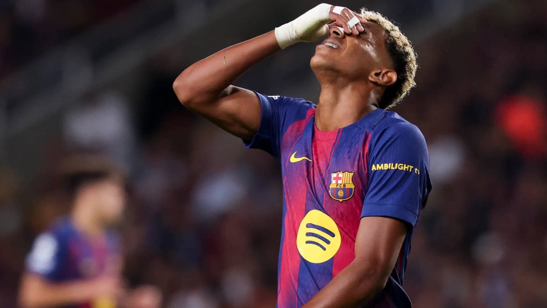 برشلونة يعلن انتهاء موسم لامين يامال وموقفه من كأس العالم 2026.