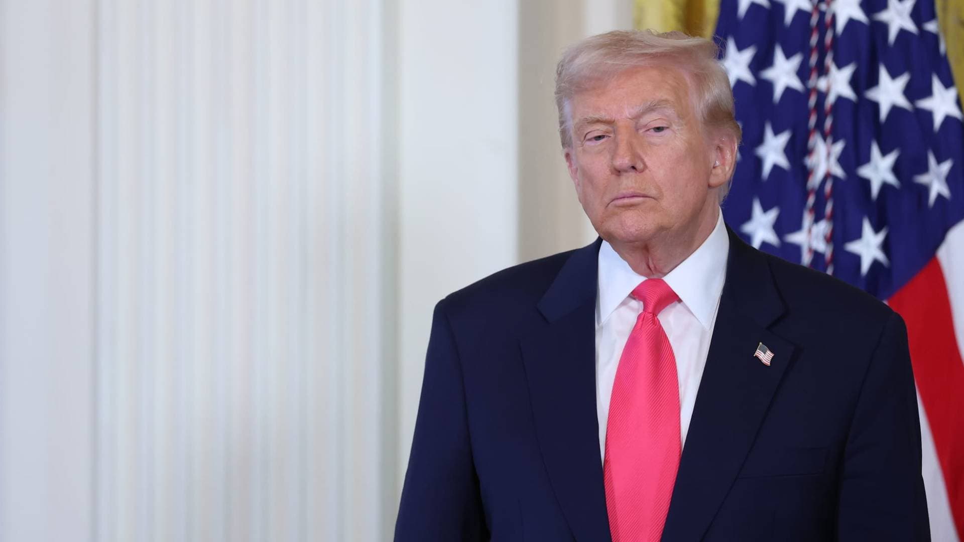 ترمب يلوح بتعليق عضوية إسبانيا في "الناتو" ومراجعة ملف جزر فوكلاند ضد بريطانيا