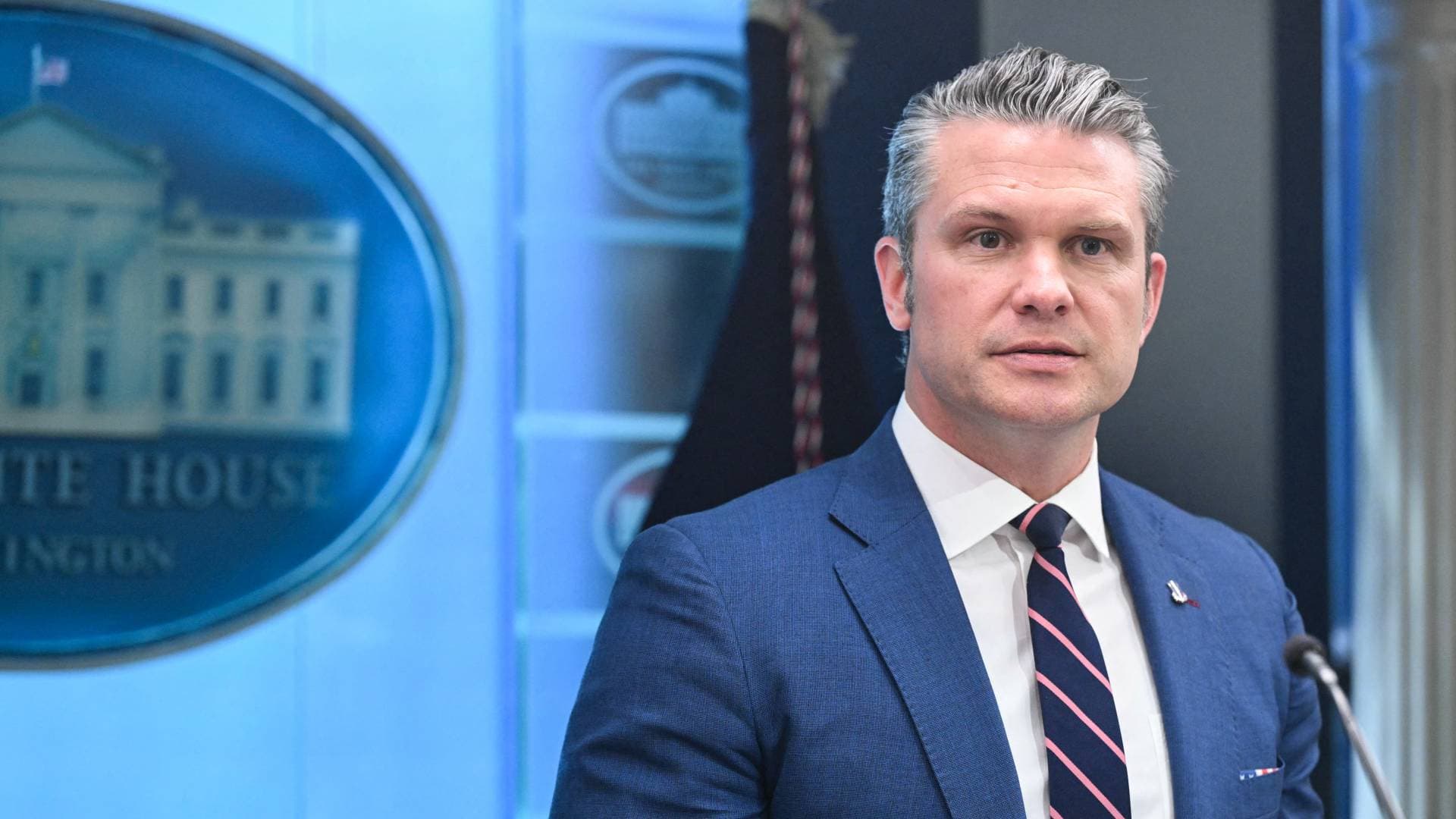 وزير الحرب الأمريكي: جاهزون للمرحلة المقبلة وأيدينا على الزناد