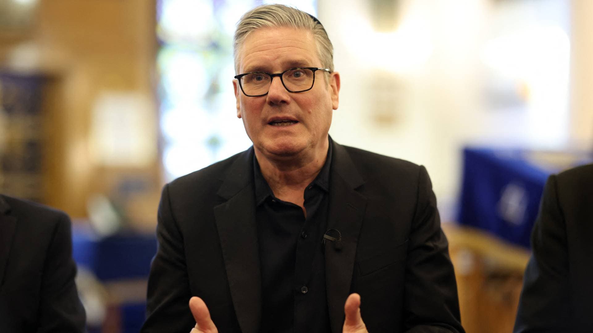 ستارمر يتعهد بحظر الحرس الثوري الإيراني خلال أسابيع بعد هجمات لندن