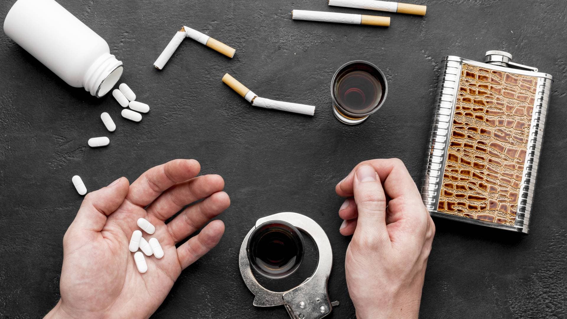 لبنان يطيح بشبكة دولية هربت كوكايينا مموها بـ"حبات الفستق"