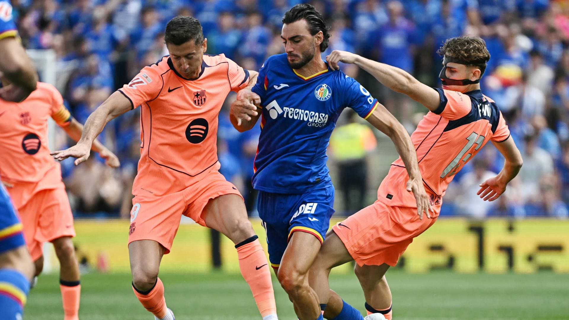 برشلونة يضرب خيتافي بثنائية نظيفة ويحكم قبضته على الصدارة