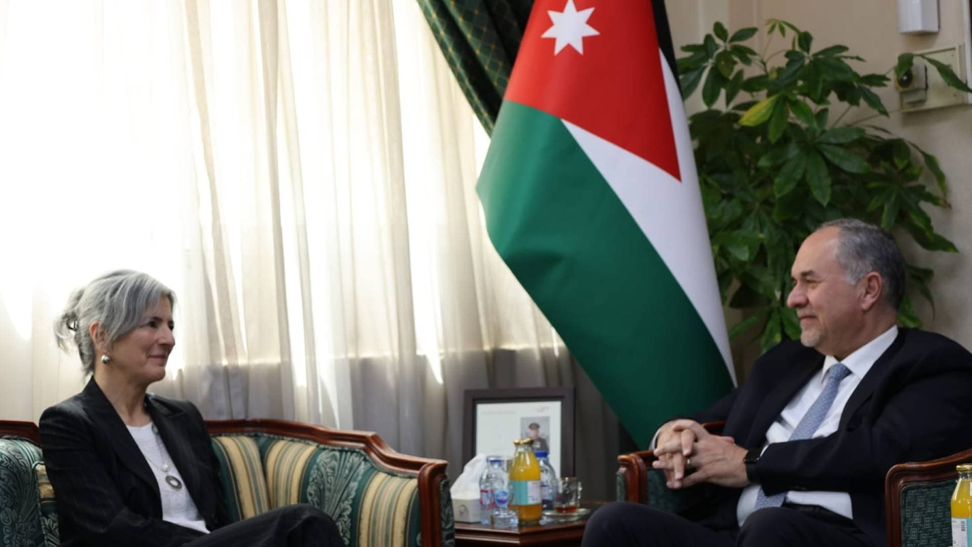 وزير العدل يستقبل ممثلة المفوضية السامية لشؤون اللاجئين ويبحث معها سبل تعزيز التعاون القانوني المشترك