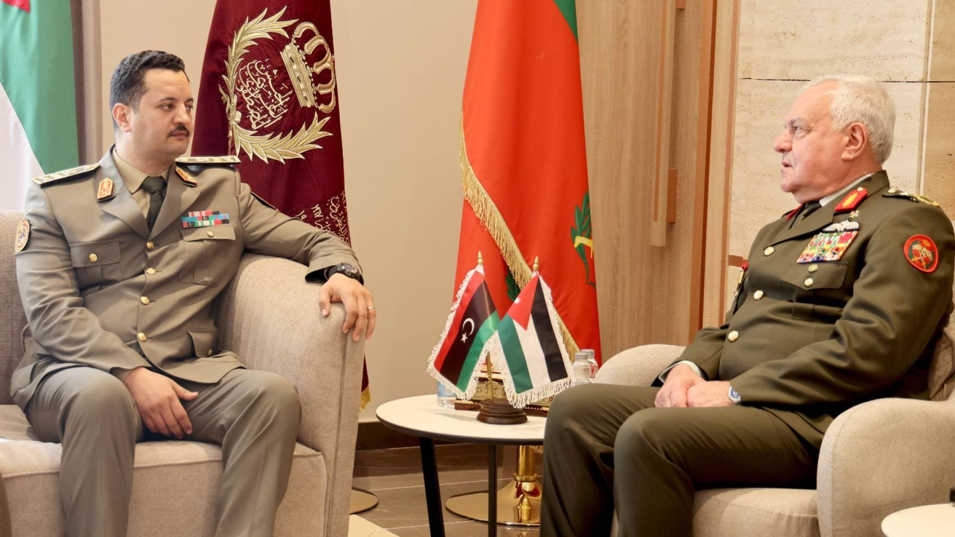 الحنيطي يستقبل رئيس أركان القوات الليبية ويوقعان اتفاقية تعاون عسكري