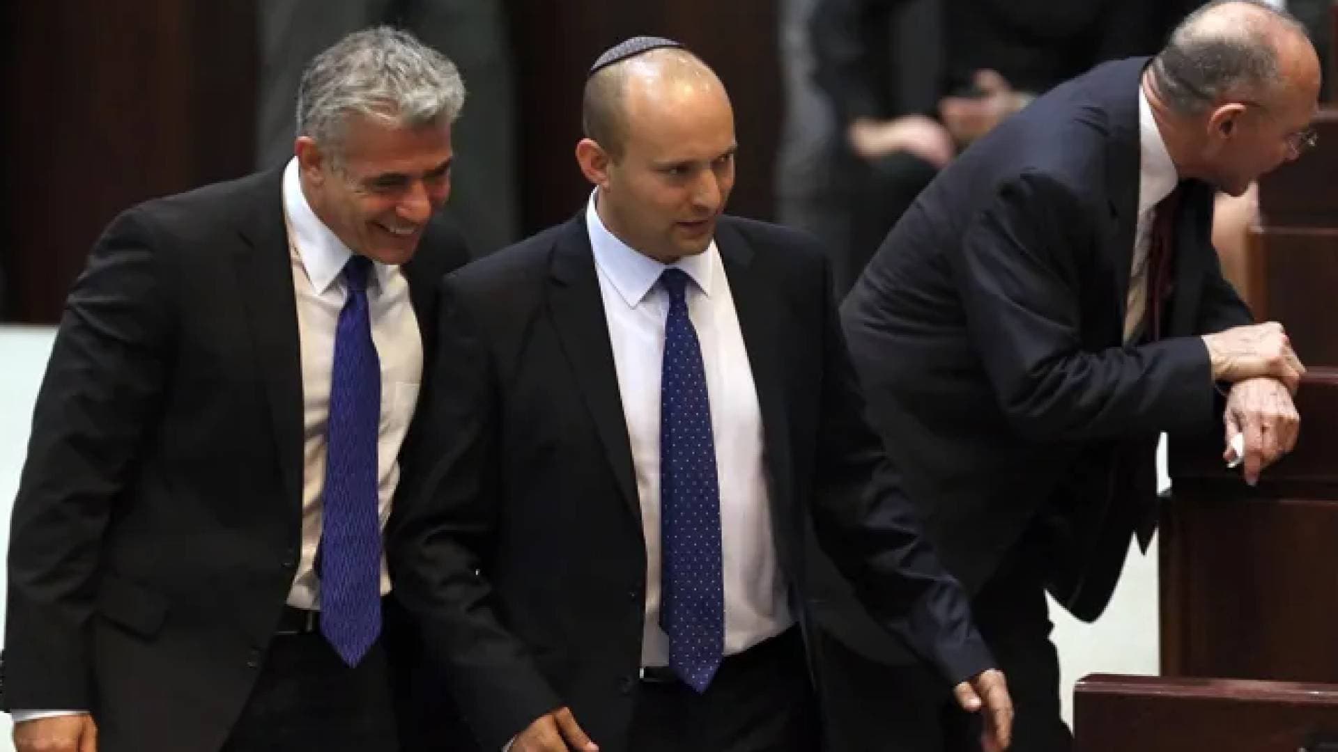 بينيت ولابيد يعلنان اندماج حزبيهما في قائمة موحدة لخوض الانتخابات "الاسرائيلية"