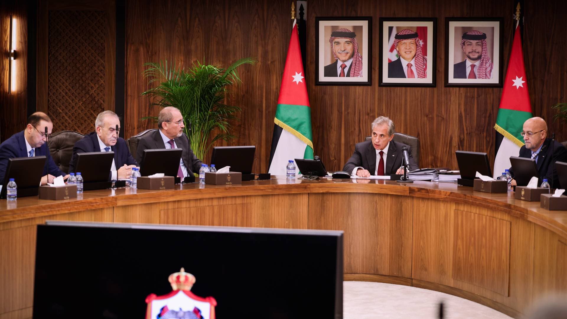 الحكومة تقر تعديلات إدارية لوزارة الصحة ودائرة ضريبة الدخل والمبيعات