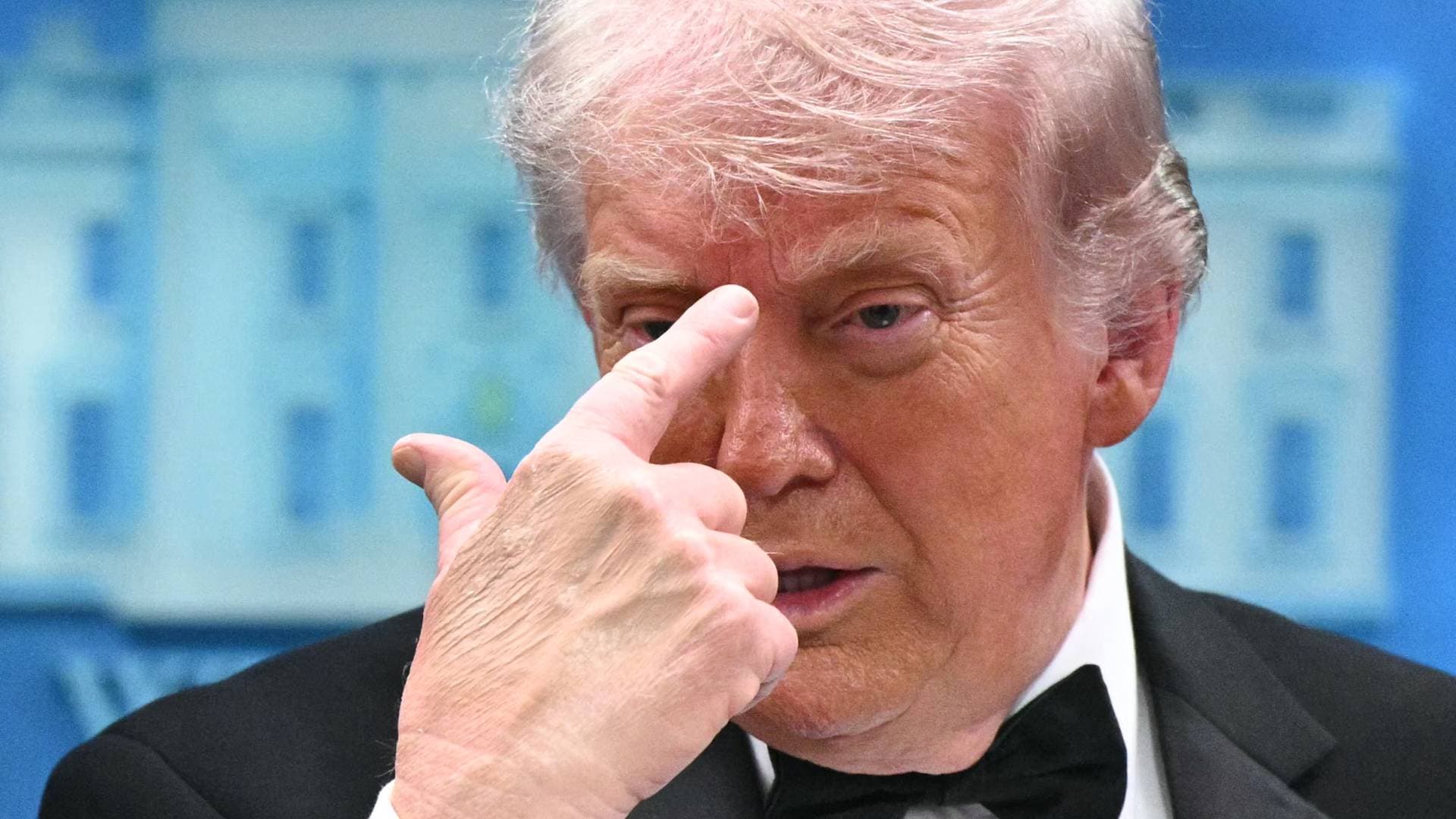 ترمب يستغل "هجوم الهيلتون" للترويج لقاعة الاحتفالات المحصنة في البيت الأبيض