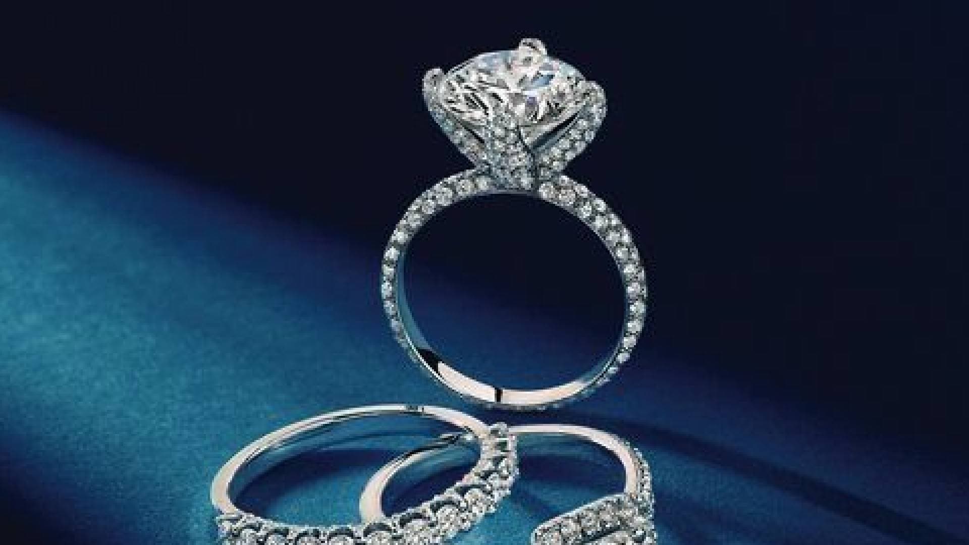 أسعار الفضة الإثنين: العقود الفورية تواصل الارتفاع وتلامس مستوى 76.41 دولارا بنمو يقارب 1%