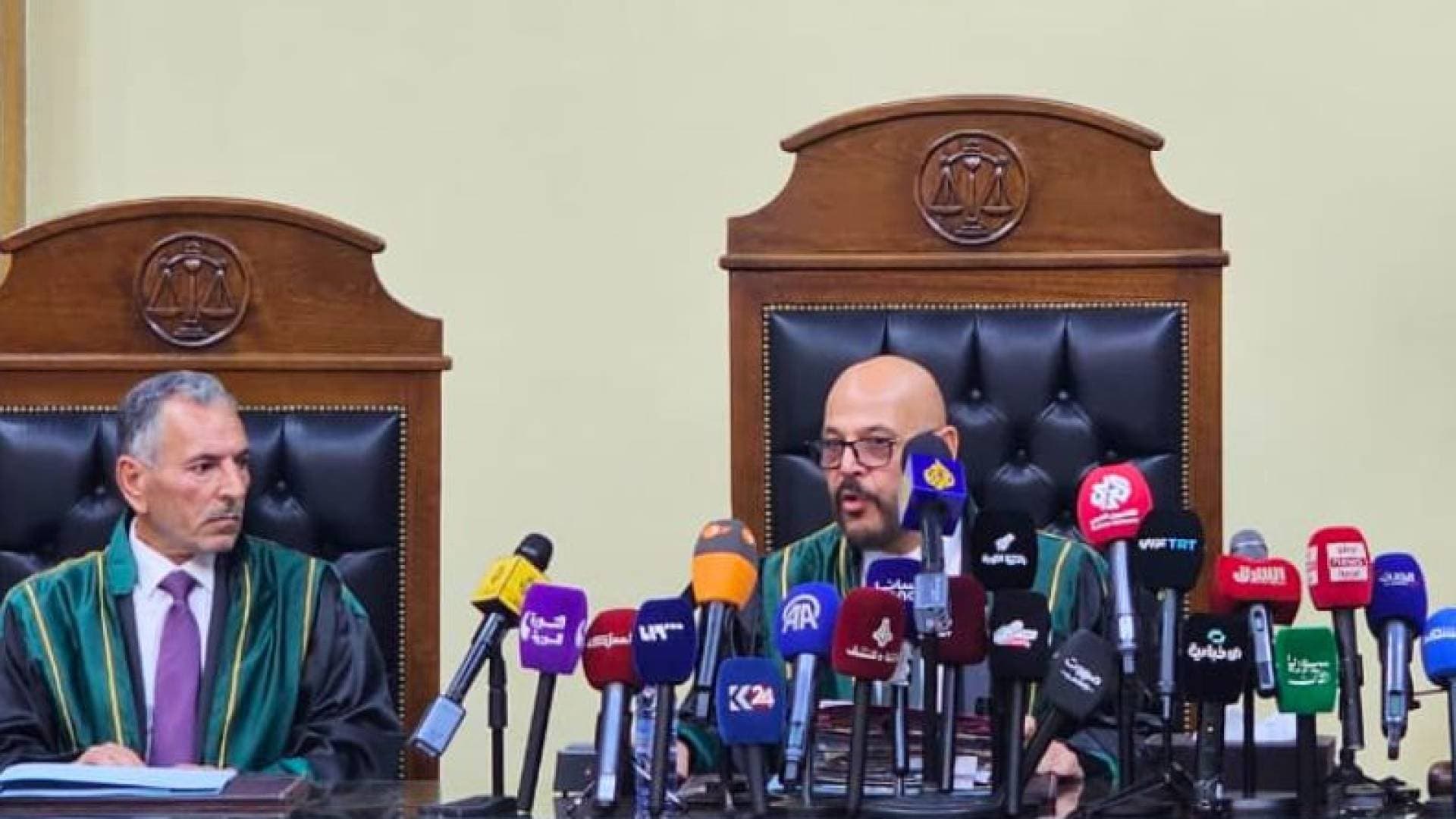 فخر الدين العريان: القاضي المنشق الذي يحاكم الرئيس السوري المخلوع بشار الأسد في دمشق