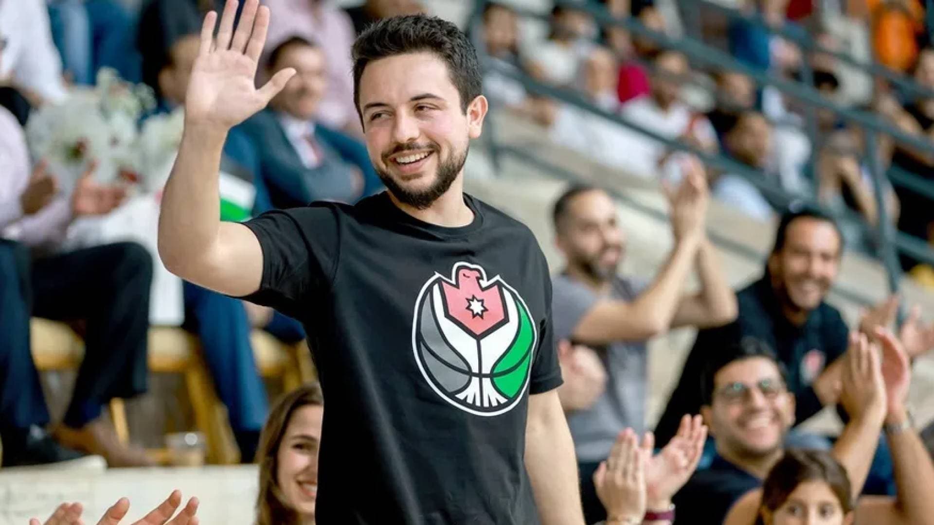 ولي العهد الأمير الحسين يشيد بهدف وبإبداع "شرارة" في الملاعب المغربية