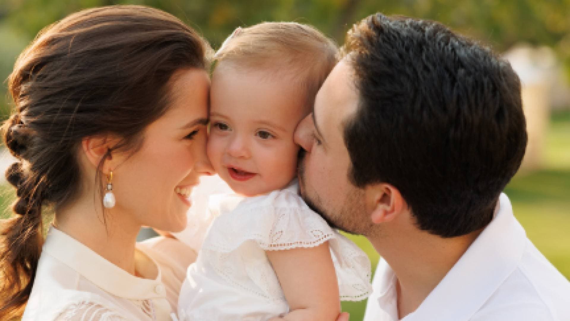 ولي العهد يهنئ  زوجته الأميرة رجوة الحسين بعيد ميلادها :"كل عام وأنت رفيقة العمر"