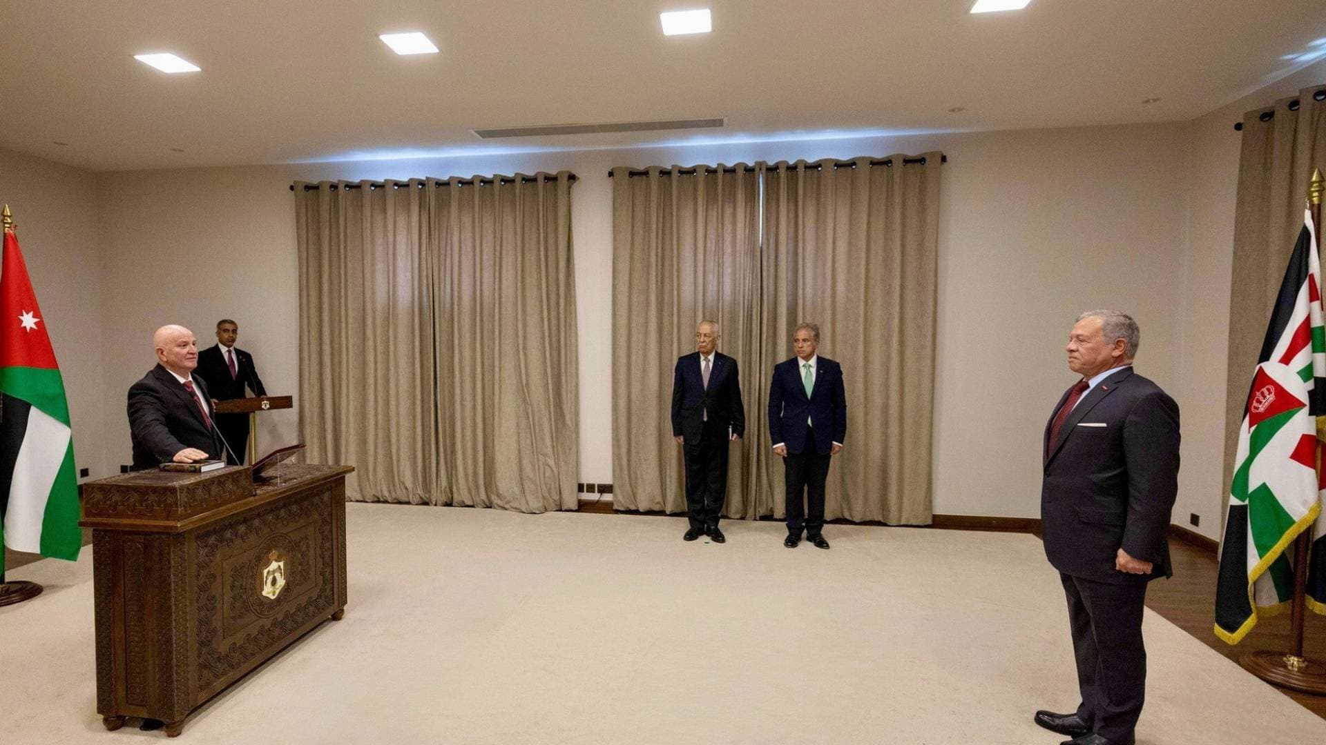 المجالي يؤدي اليمين القانونية أمام الملك رئيسا لمجلس هيئة النزاهة ومكافحة الفساد