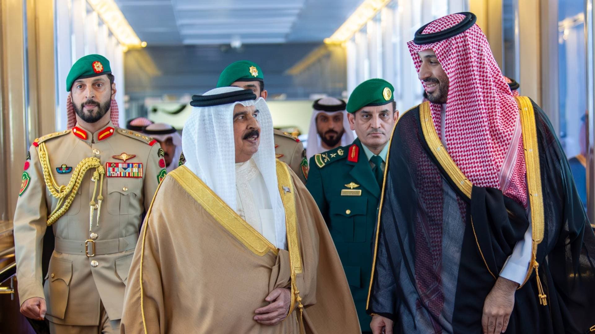 محمد بن سلمان يستقبل قادة دول مجلس التعاون في جدة قبيل القمة التشاورية-فيديو