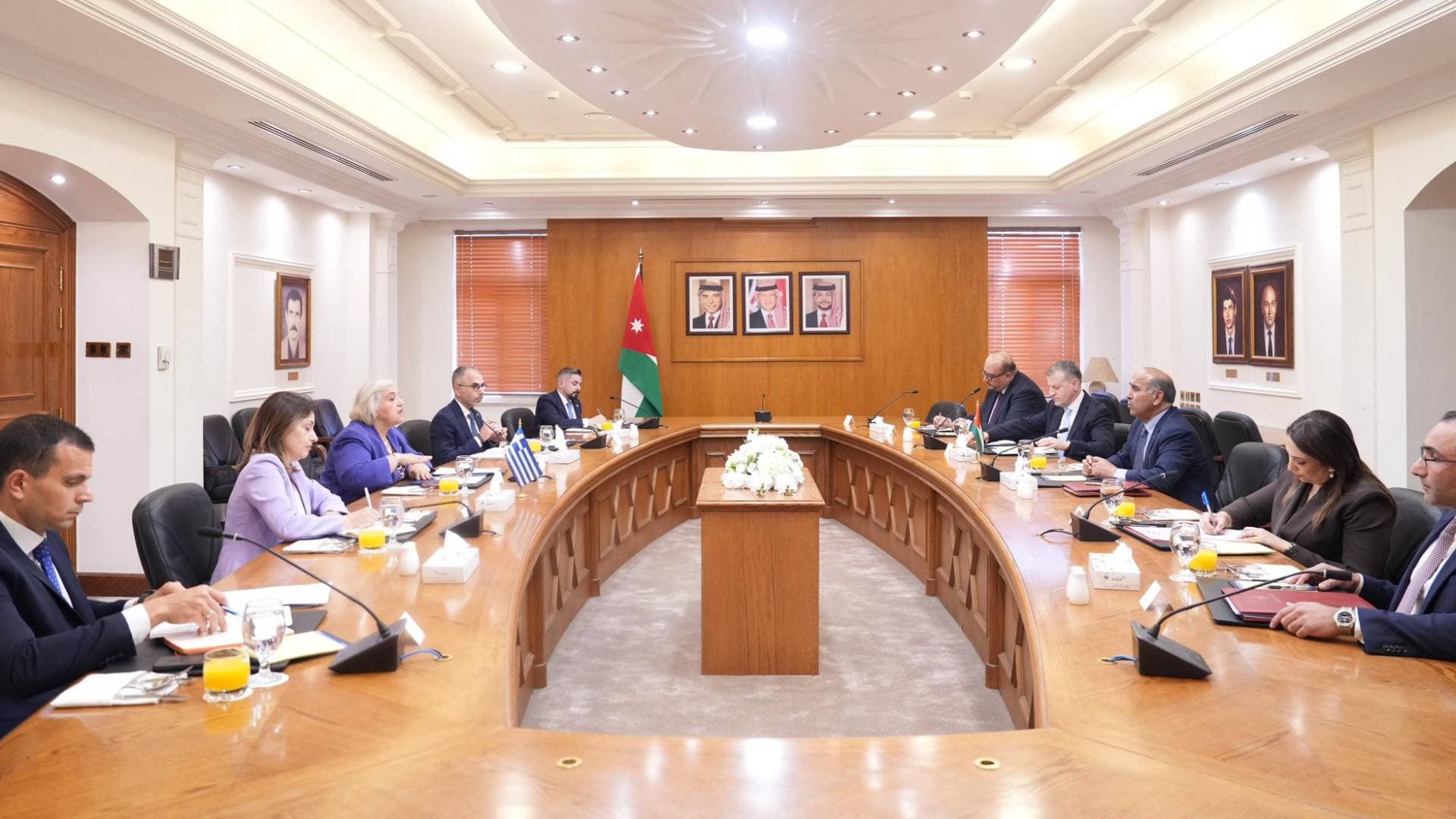 الأردن واليونان يعقدان جولة مشاورات سياسية في عمان لتعزيز التعاون الثنائي