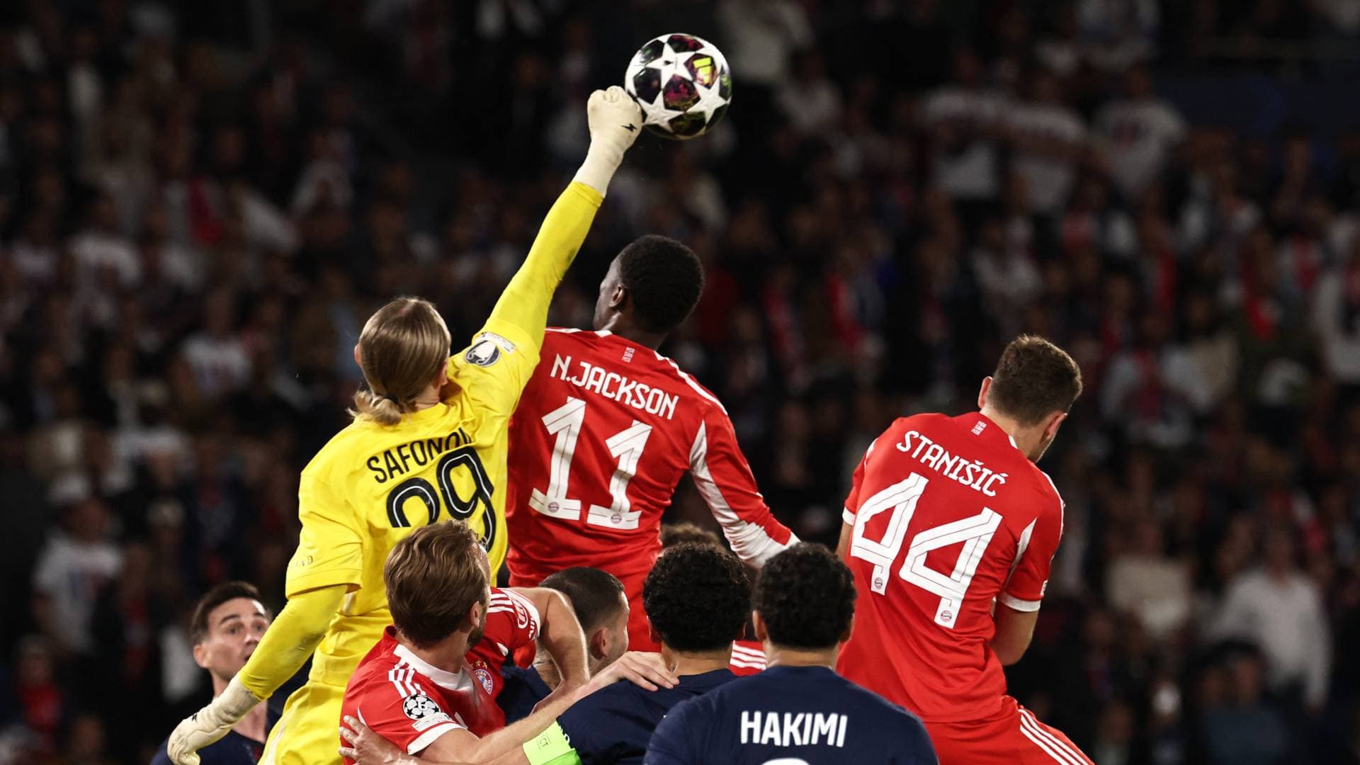 باريس سان جيرمان يهزم بايرن ميونخ 5-4 في ليلة ملحمية من ليالي دوري أبطال أوروبا