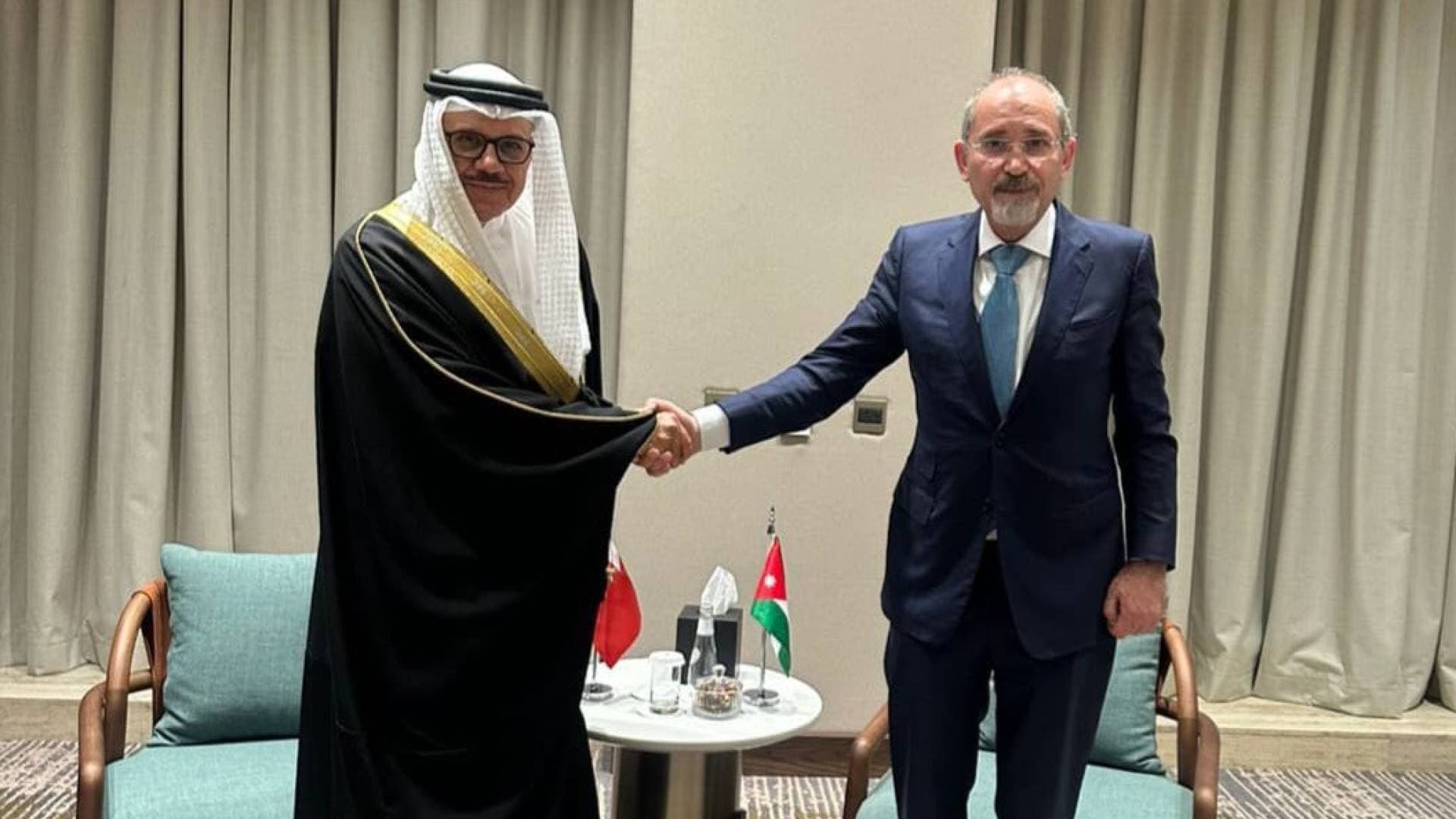 الصفدي يبحث مع نظيره البحريني تداعيات التصعيد الخطير الذي تشهده المنطقة