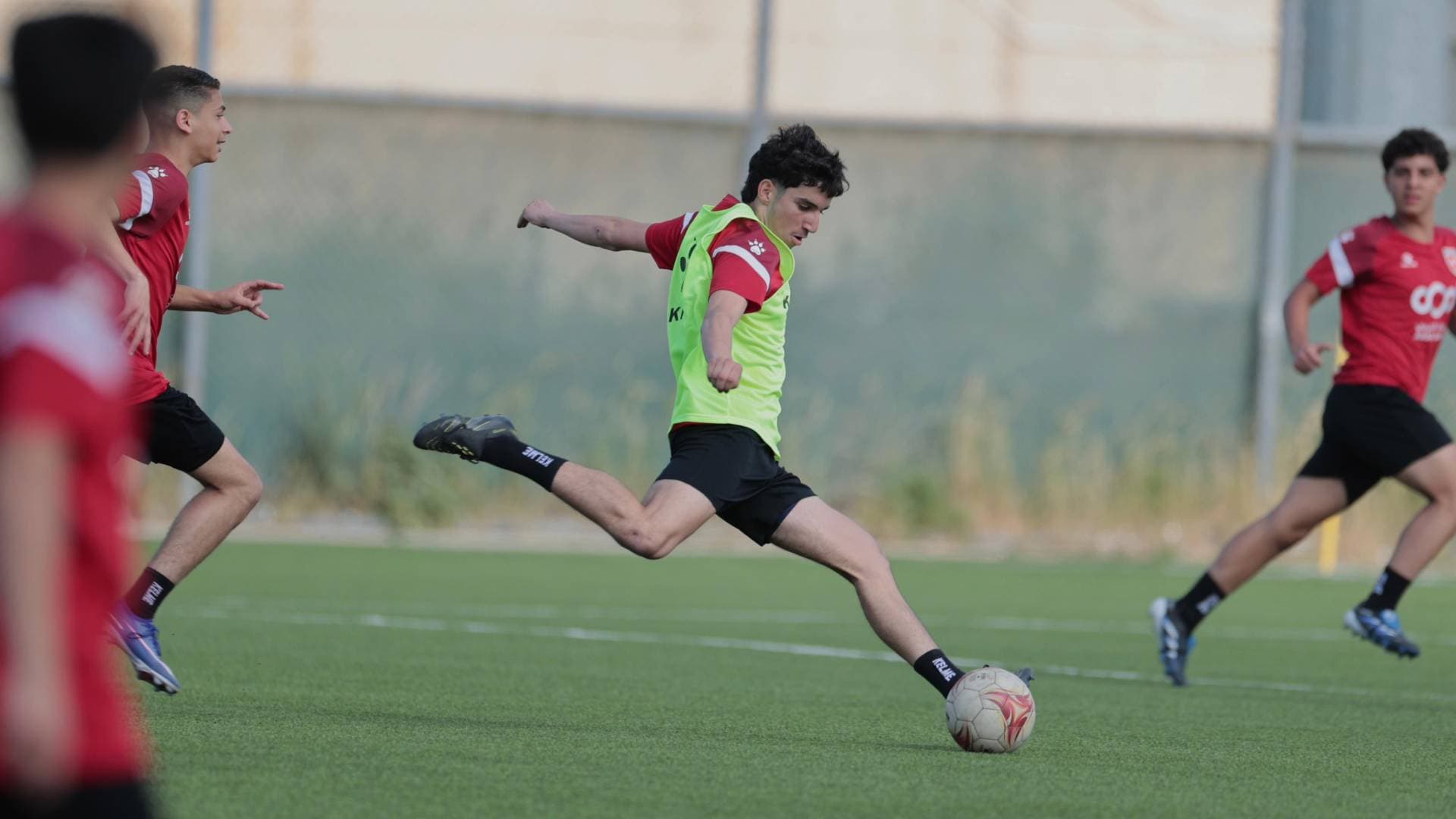 المنتخب الوطني للناشئين يواصل تدريباته في معسكره الداخلي