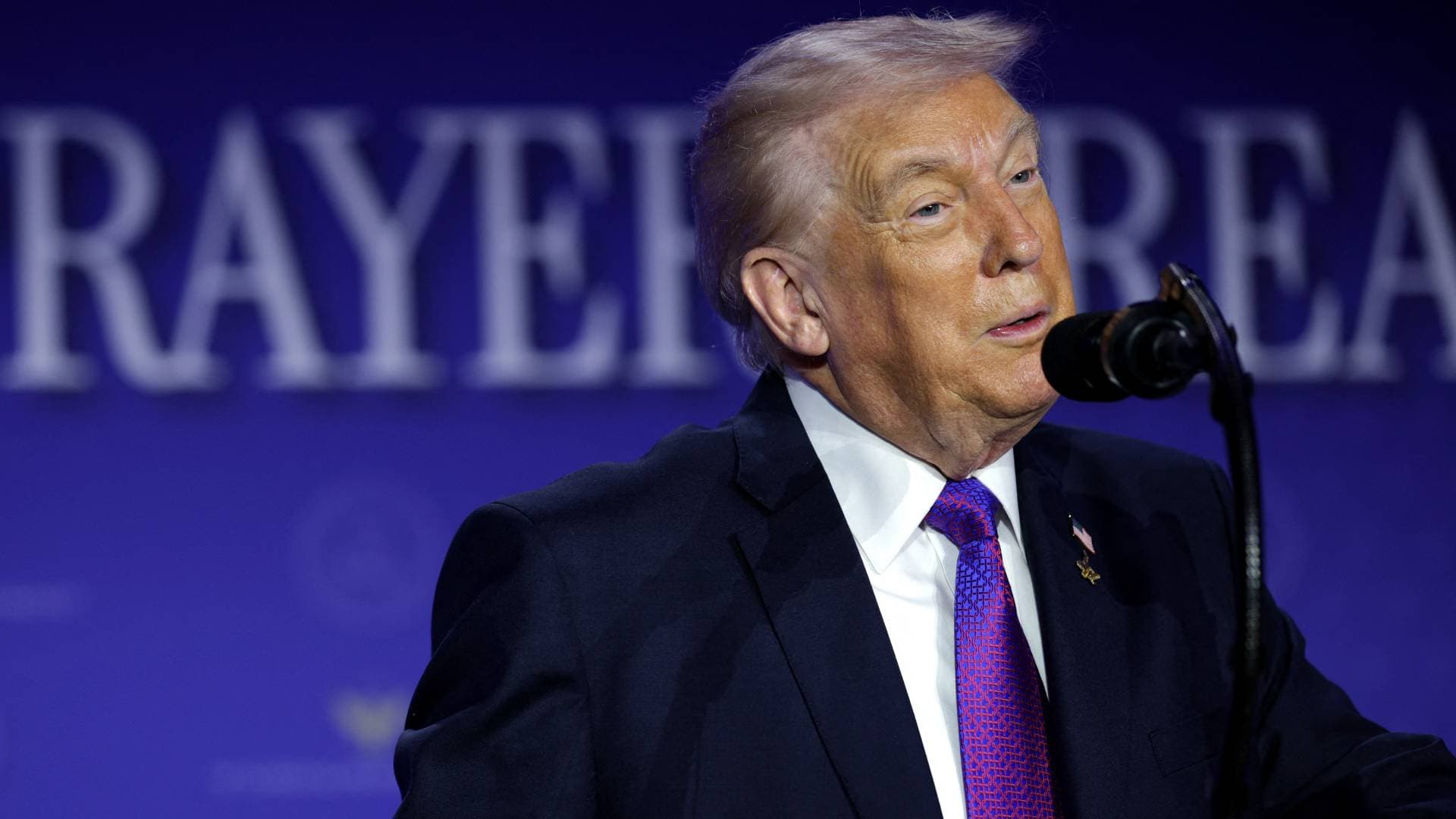 ترمب يوافق على لعب إيران مبارياتها في أمريكا خلال مونديال 2026