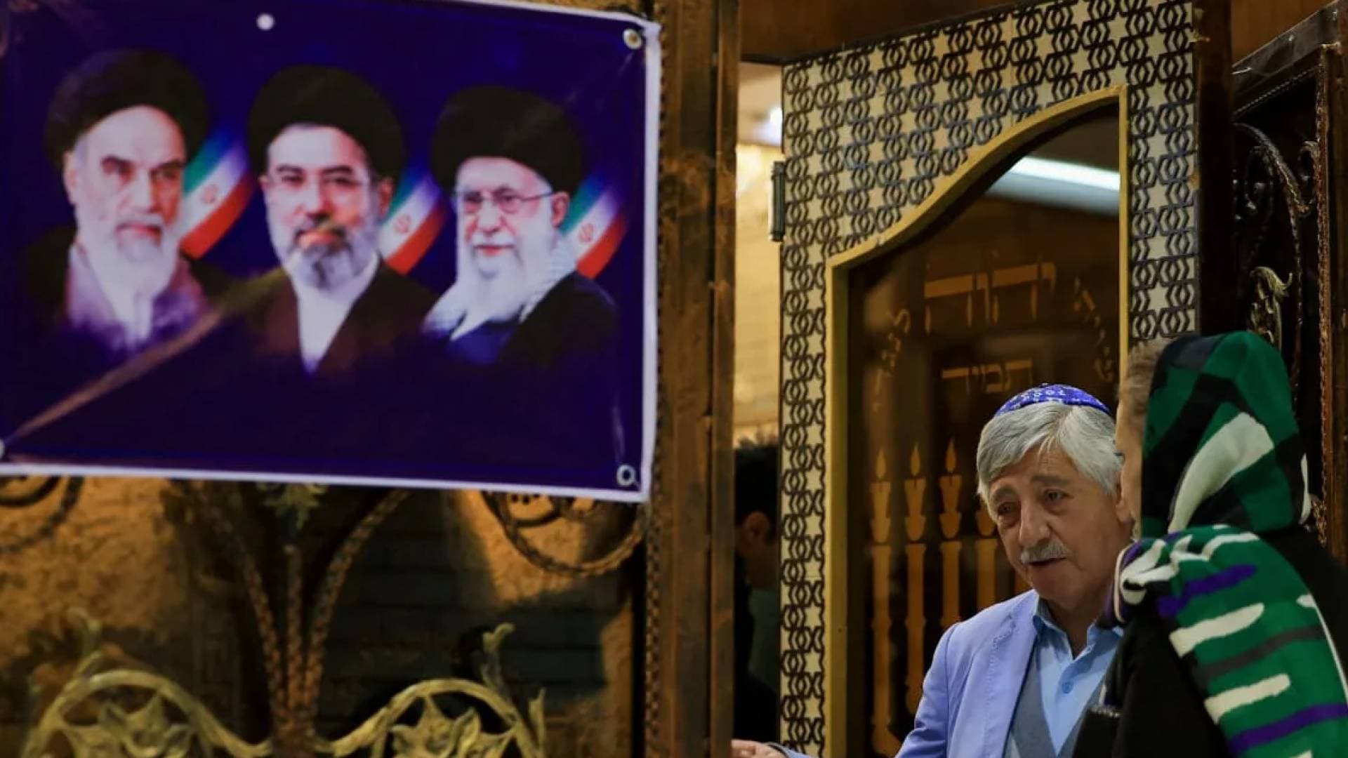 قائد في الجالية اليهودية في إيران يعلن الولاء لمجتبى خامنئي ويندد بجرائم الاحتلال