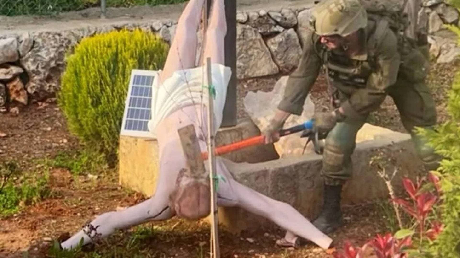 حاخامية الاحتلال ترفض إدانة تحطيم أحد جنود جيش الاحتلال لتمثال السيد المسيح في لبنان