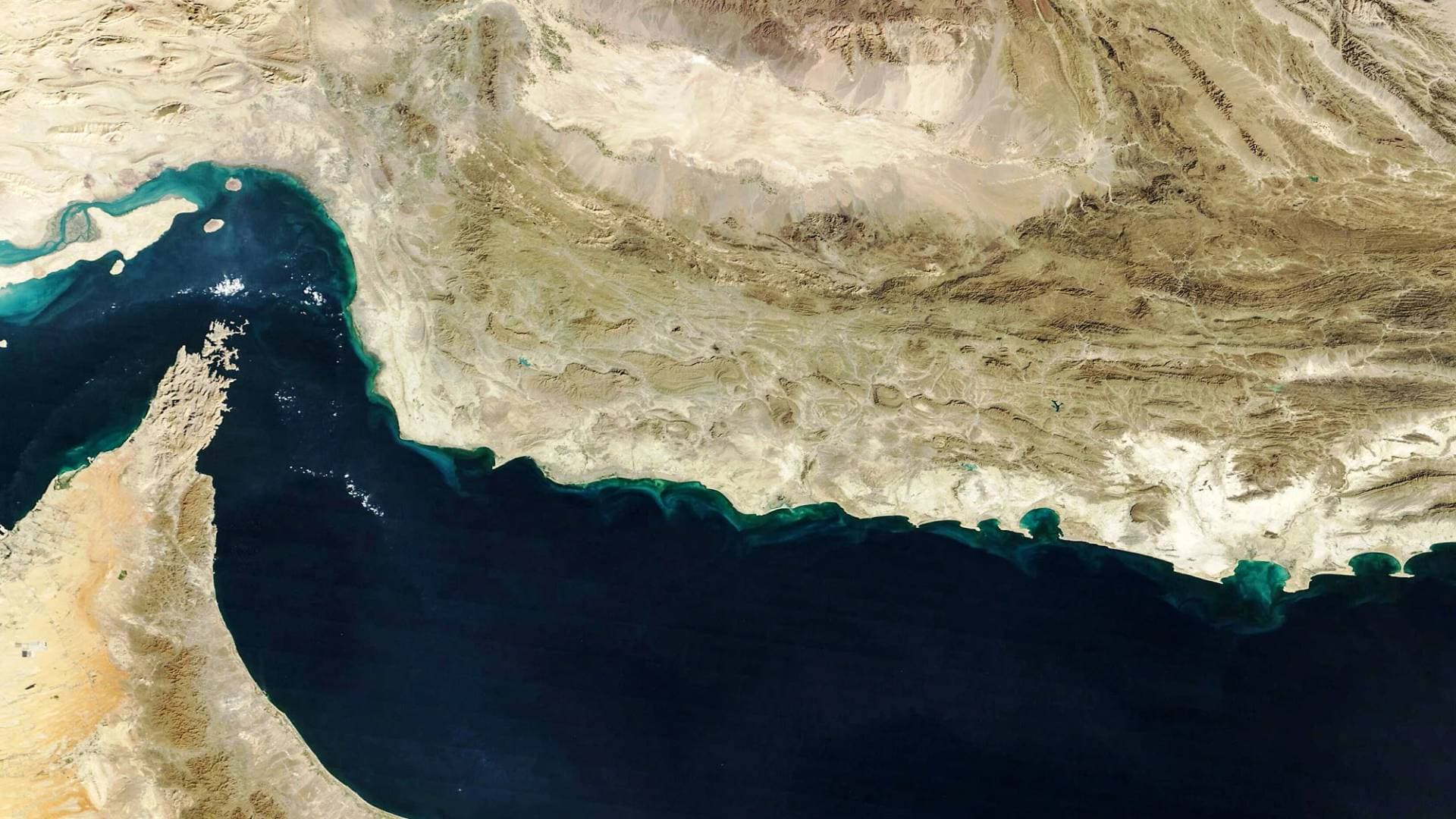 إعلام أمريكي: إستراتيجية ترمب في الوقت الراهن هي الضغط الاقتصادي على إيران