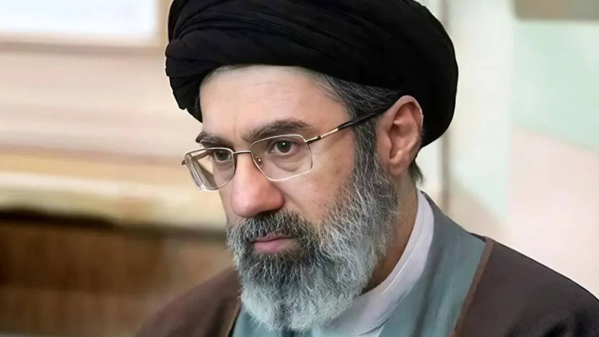 المرشد الإيراني : علينا أن نحبط العدو ونهزمه في مرحلة الجهاد الاقتصادي
