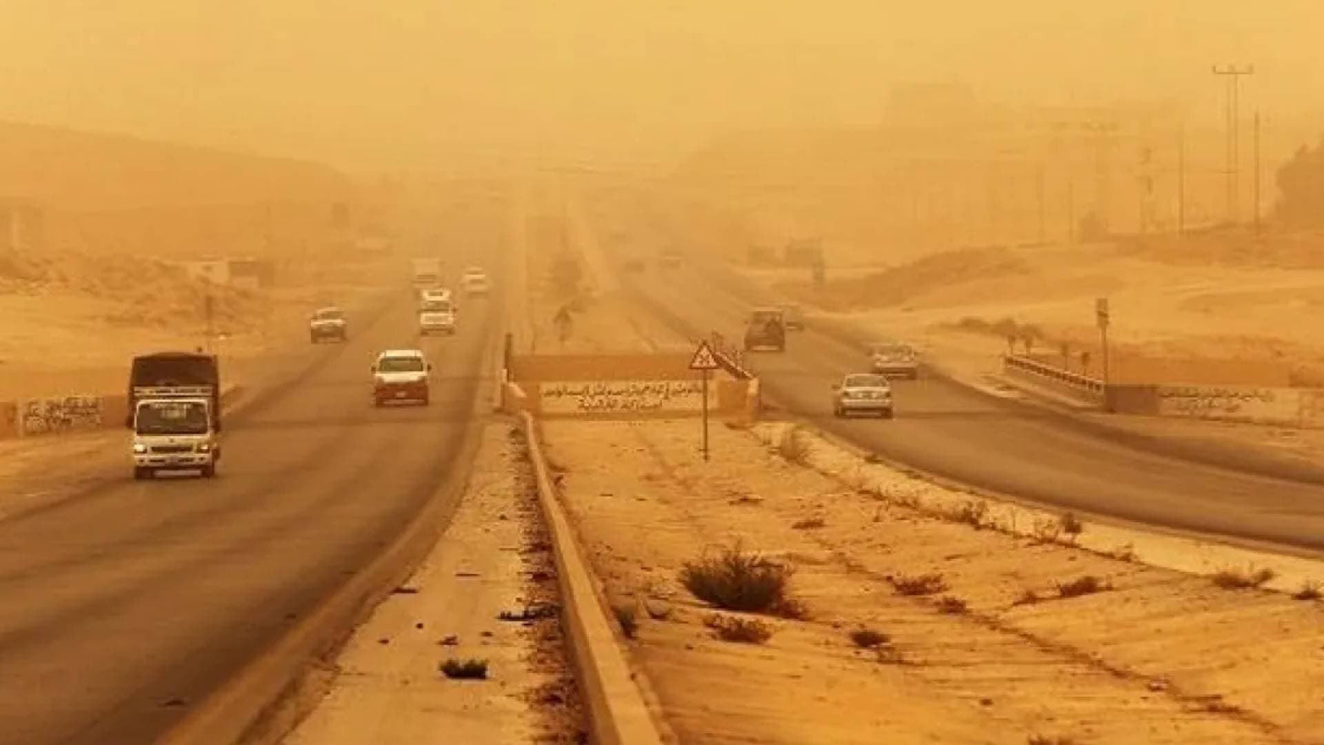 طقس العرب لـ رؤيا": منخفض خماسي يؤثر على الأردن ورياح تلامس 80 كم/س -فيديو