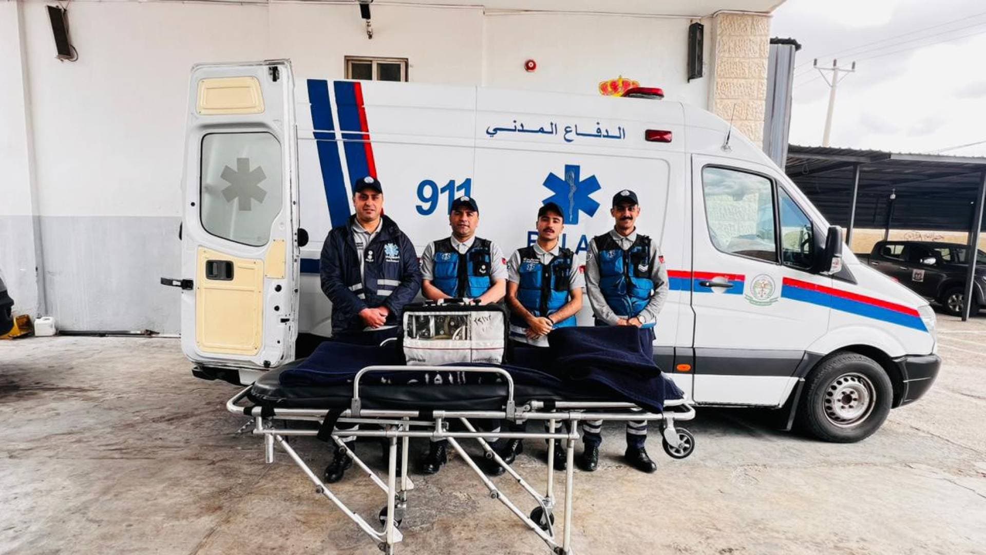 مصدر أمني: إصابة 12 شخصا بحادث تدهور حافلة صغيرة في منطقة أم قيس بإربد