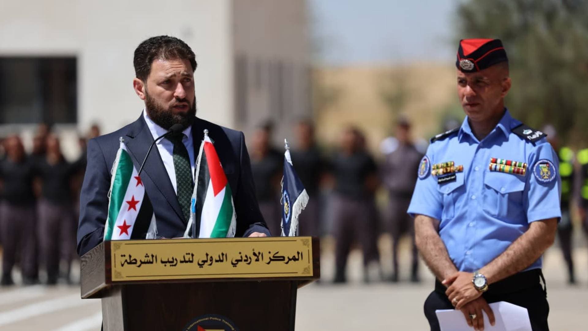 تخريج 300 عنصر من قوى الأمن السوري في الاردن