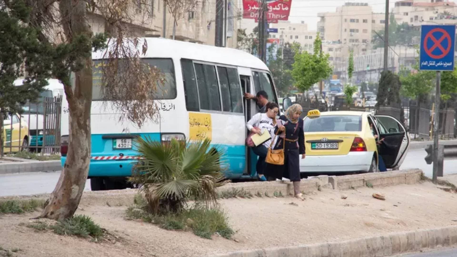 تنظيم النقل البري" تستحدث خطا مباشرا للحافلات من إربد إلى المدينة الطبية