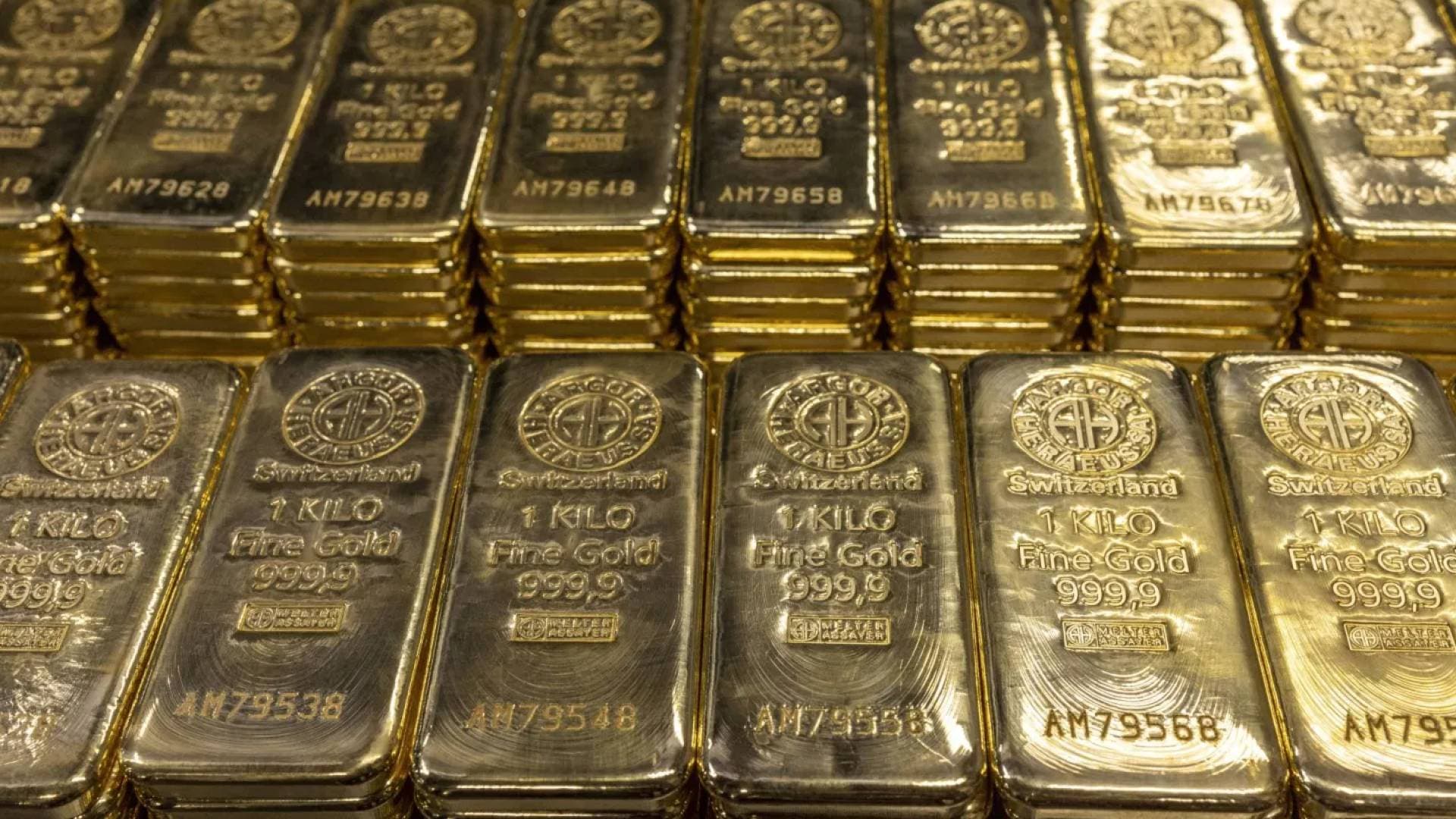 الذهب العالمي يتماسك فوق 4700 دولار رغم ضغوط التضخم الأمريكي