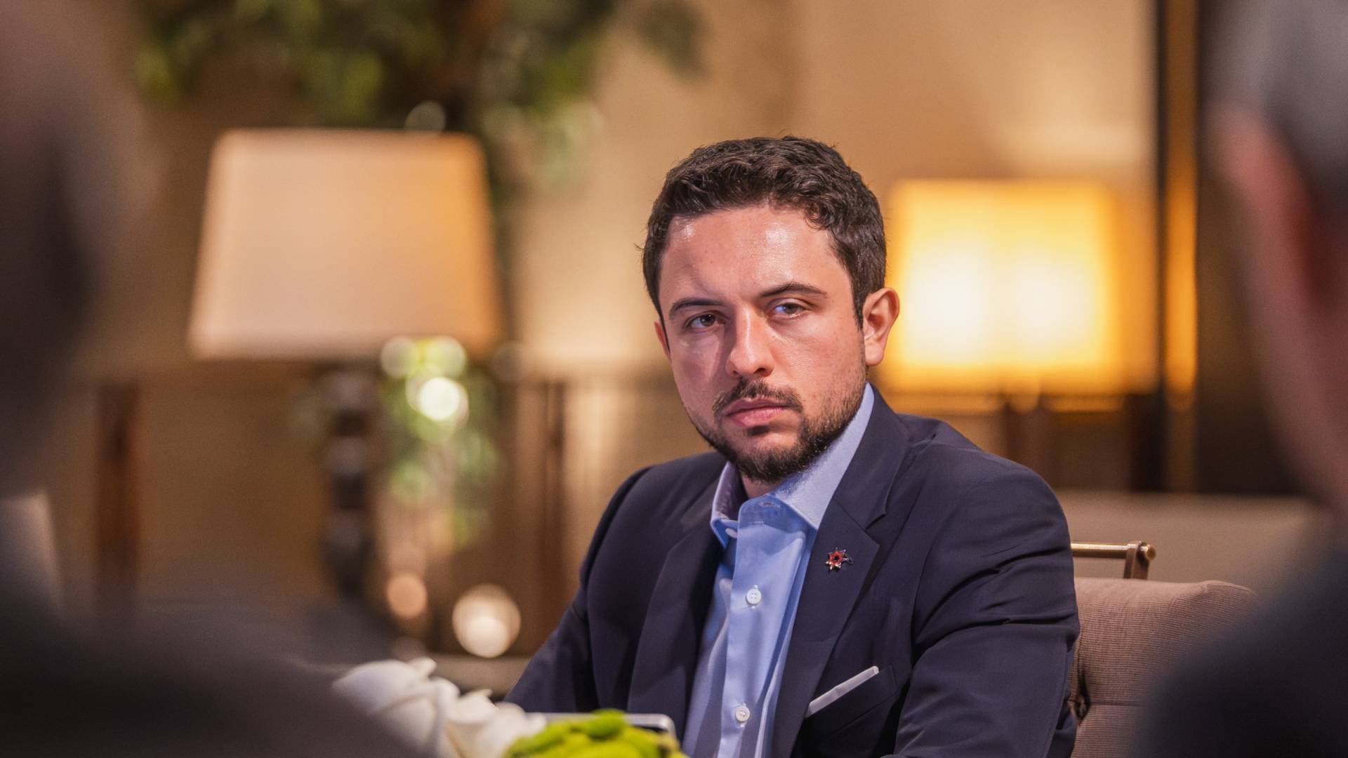 ولي العهد يؤكد أهمية المشاريع التي توظف الحلول التكنولوجية لمعالجة الازدحامات المرورية.. فيديو