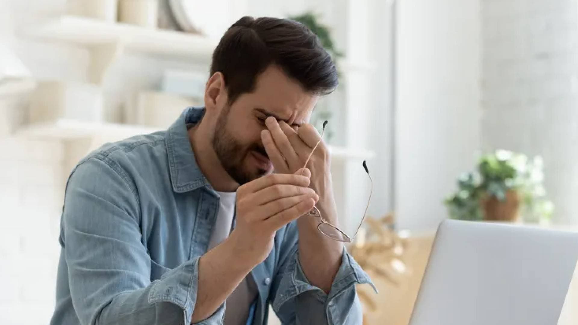 فخ "المهمة الإضافية".. كيف تستعيد السيطرة على يوم عملك وتنهي وهم الإنتاجية الزائفة؟